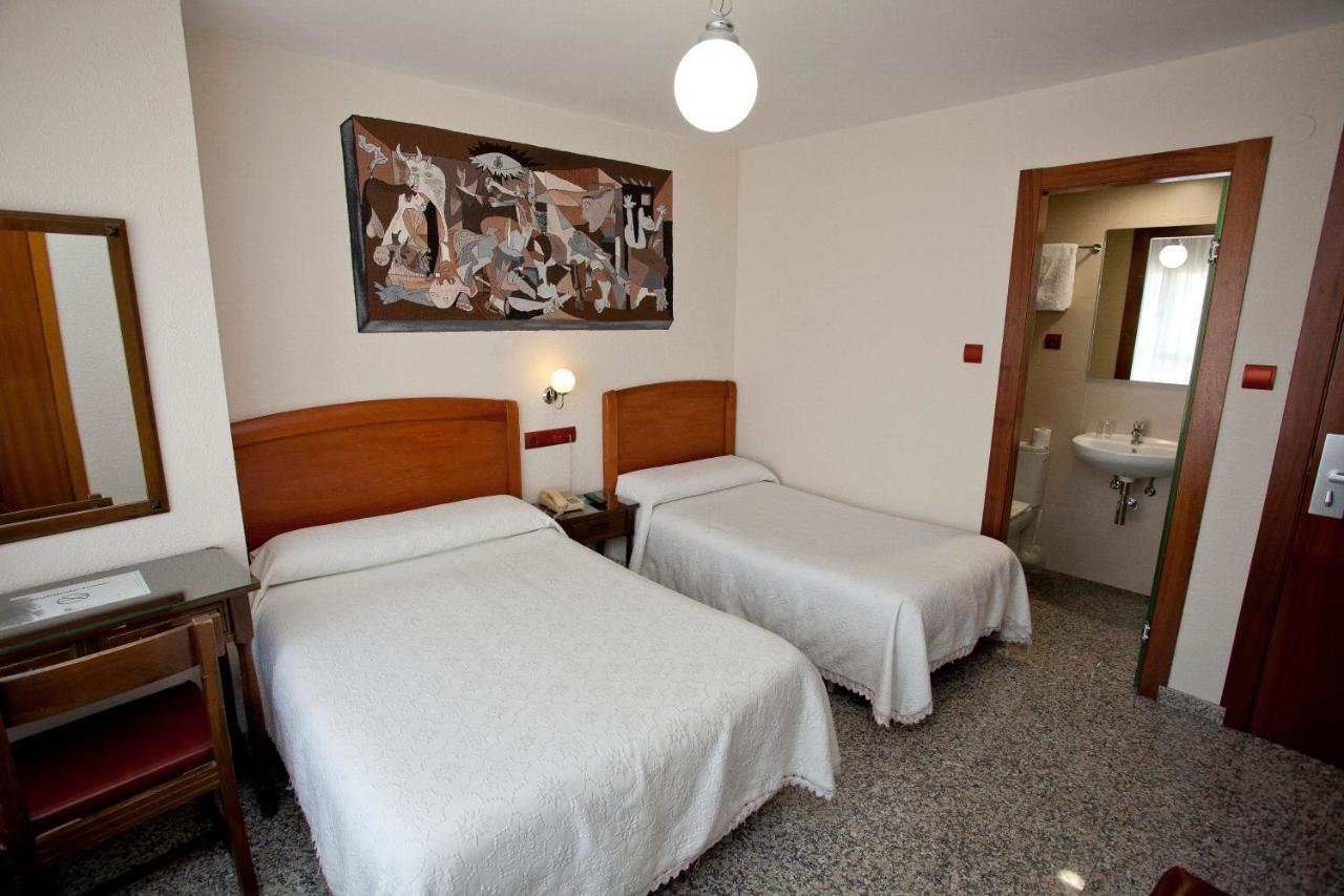 Hostal San Miguel بونفيراذا المظهر الخارجي الصورة